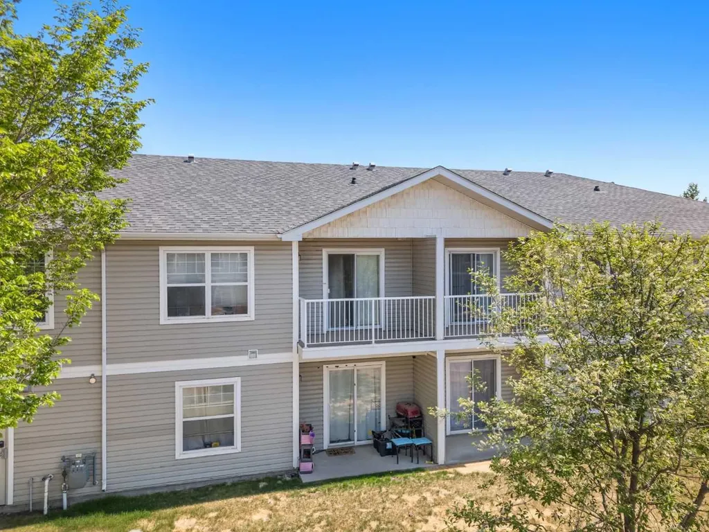 20 Jacobs Close Red Deer AB T4P4E1