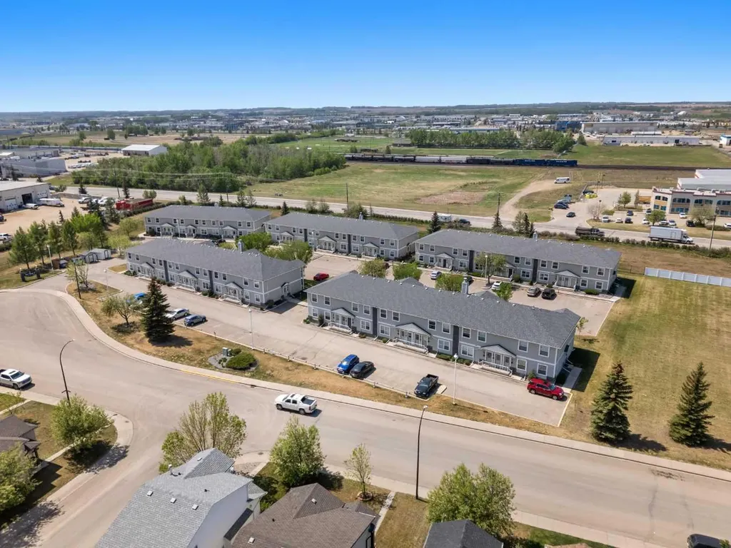 20 Jacobs Close Red Deer AB T4P4E1