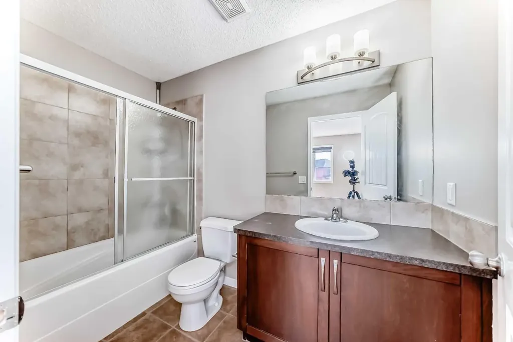 8407 Saddlebrook Drive NE Calgary AB T3J0P9