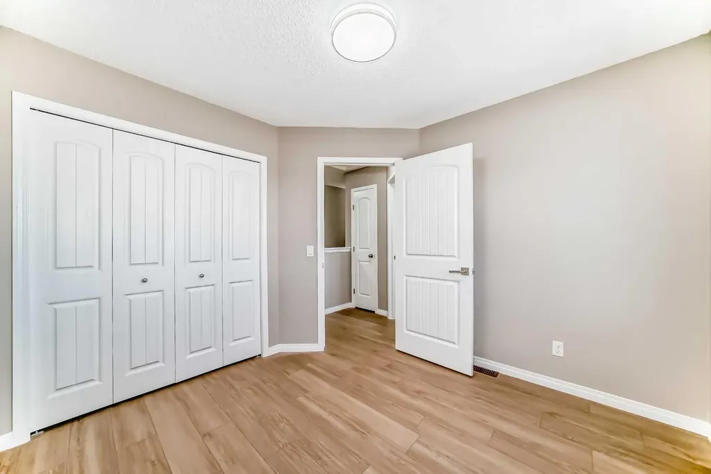 8407 Saddlebrook Drive NE Calgary AB T3J0P9