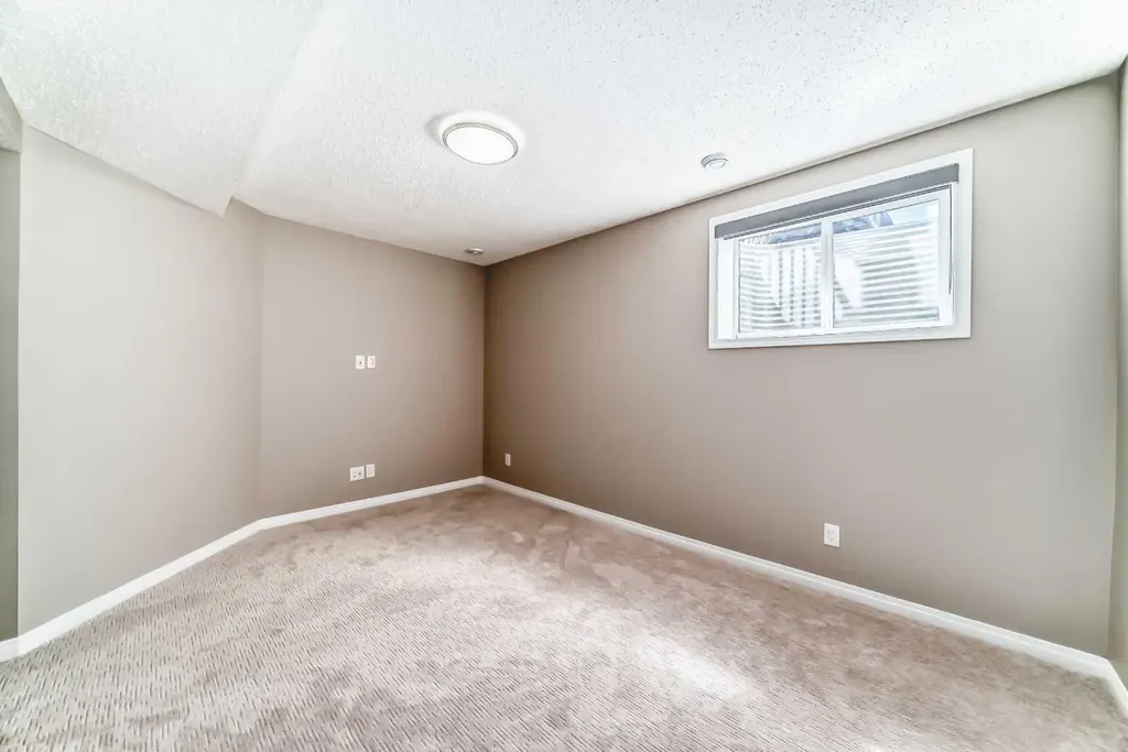 8407 Saddlebrook Drive NE Calgary AB T3J0P9