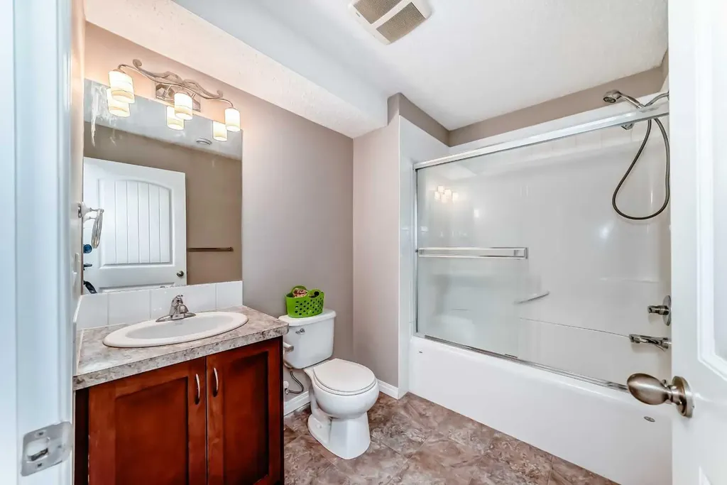 8407 Saddlebrook Drive NE Calgary AB T3J0P9