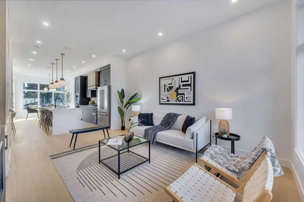 614 22 Avenue NE Calgary AB T2E 1V2