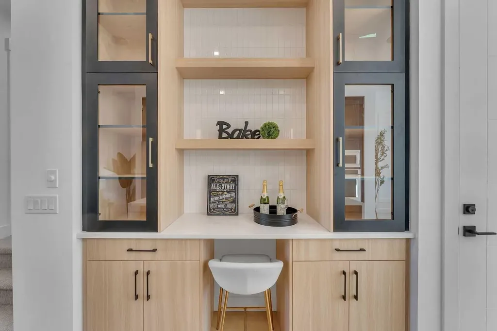 614 22 Avenue NE Calgary AB T2E 1V2
