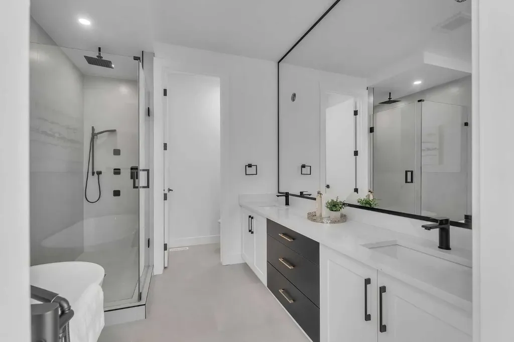 614 22 Avenue NE Calgary AB T2E 1V2