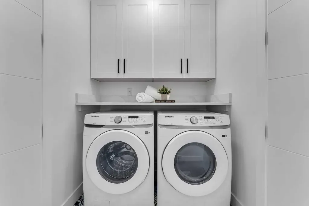 614 22 Avenue NE Calgary AB T2E 1V2