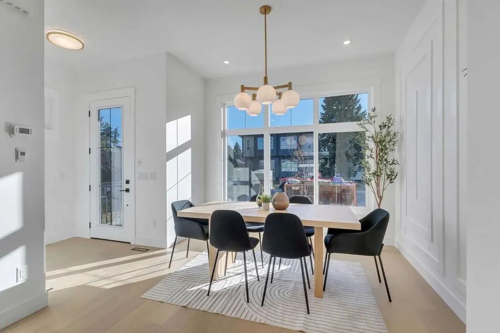 614 22 Avenue NE Calgary AB T2E 1V2