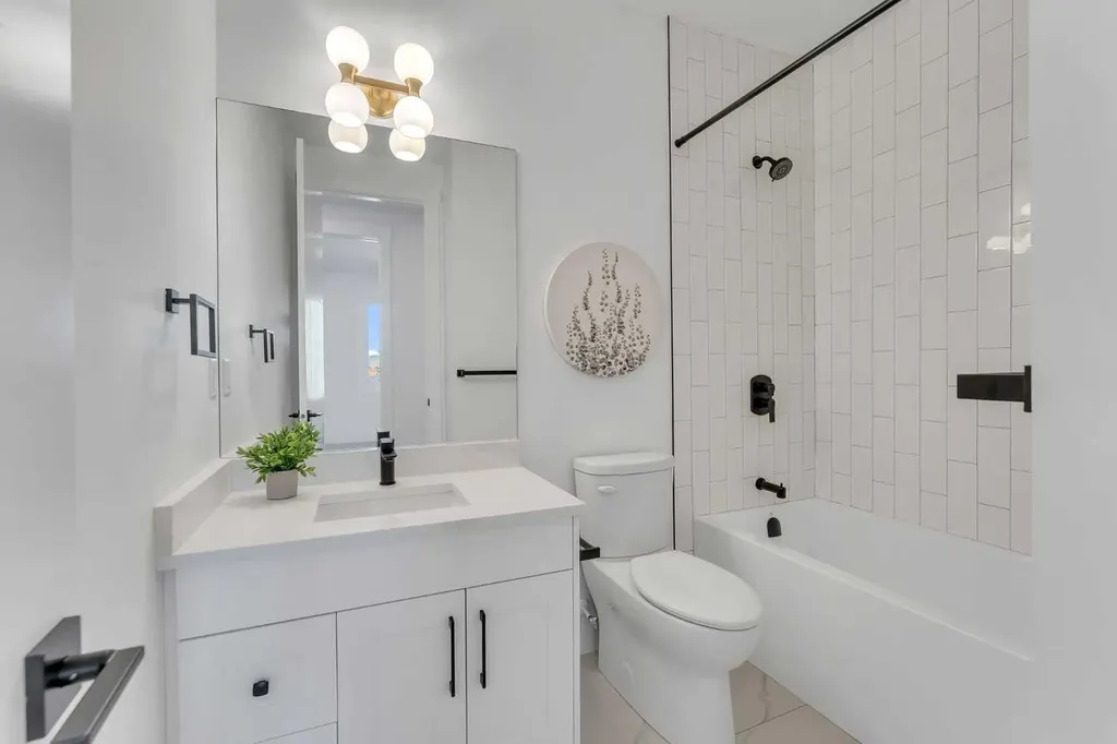 614 22 Avenue NE Calgary AB T2E 1V2