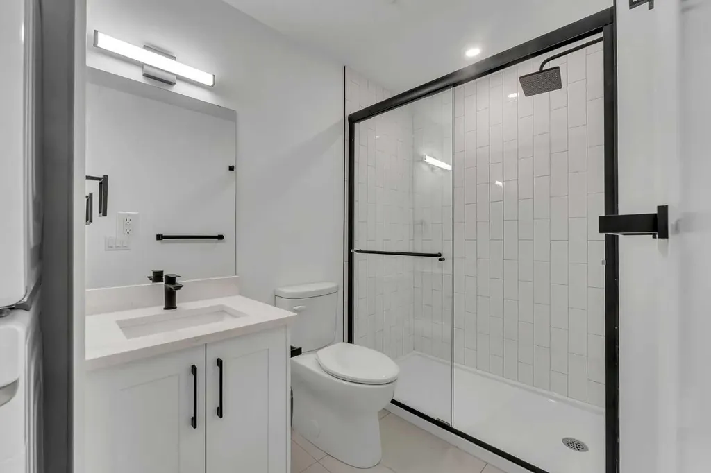 614 22 Avenue NE Calgary AB T2E 1V2