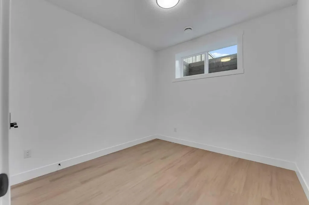 614 22 Avenue NE Calgary AB T2E 1V2