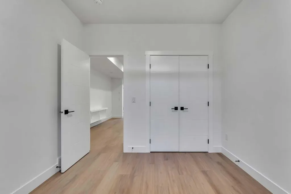 614 22 Avenue NE Calgary AB T2E 1V2