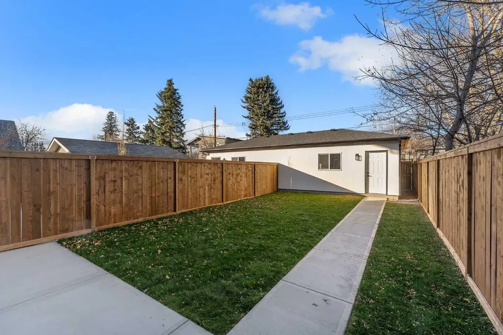 614 22 Avenue NE Calgary AB T2E 1V2