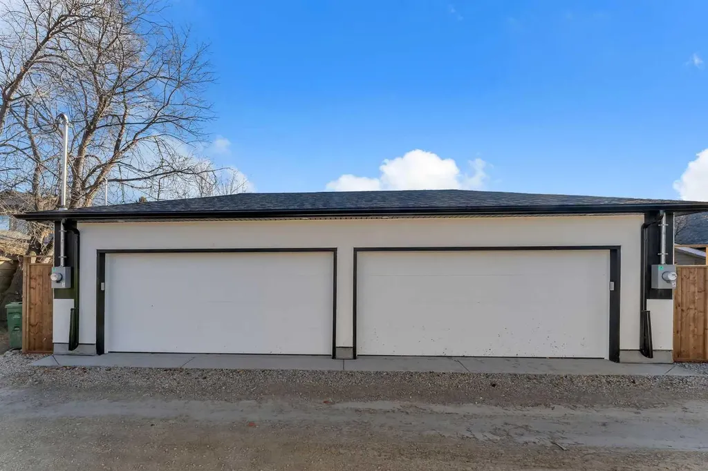 614 22 Avenue NE Calgary AB T2E 1V2