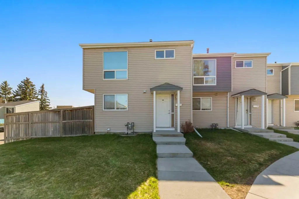 5425 Pensacola Crescent SE Calgary AB T2A 2G7