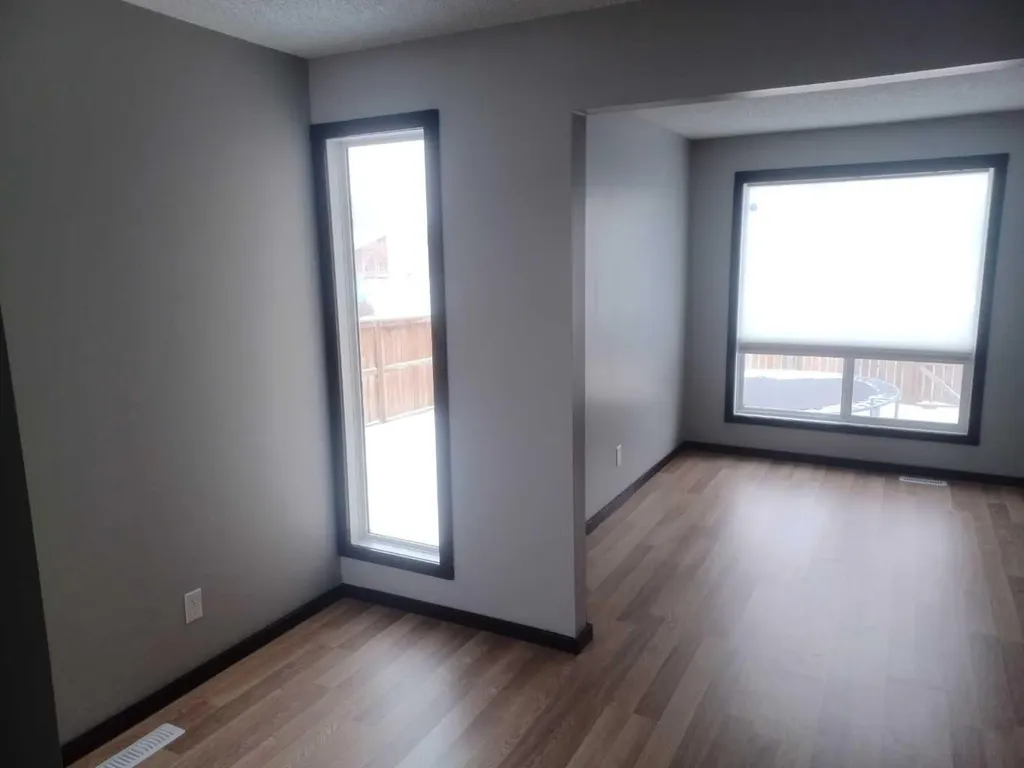 5425 Pensacola Crescent SE Calgary AB T2A 2G7