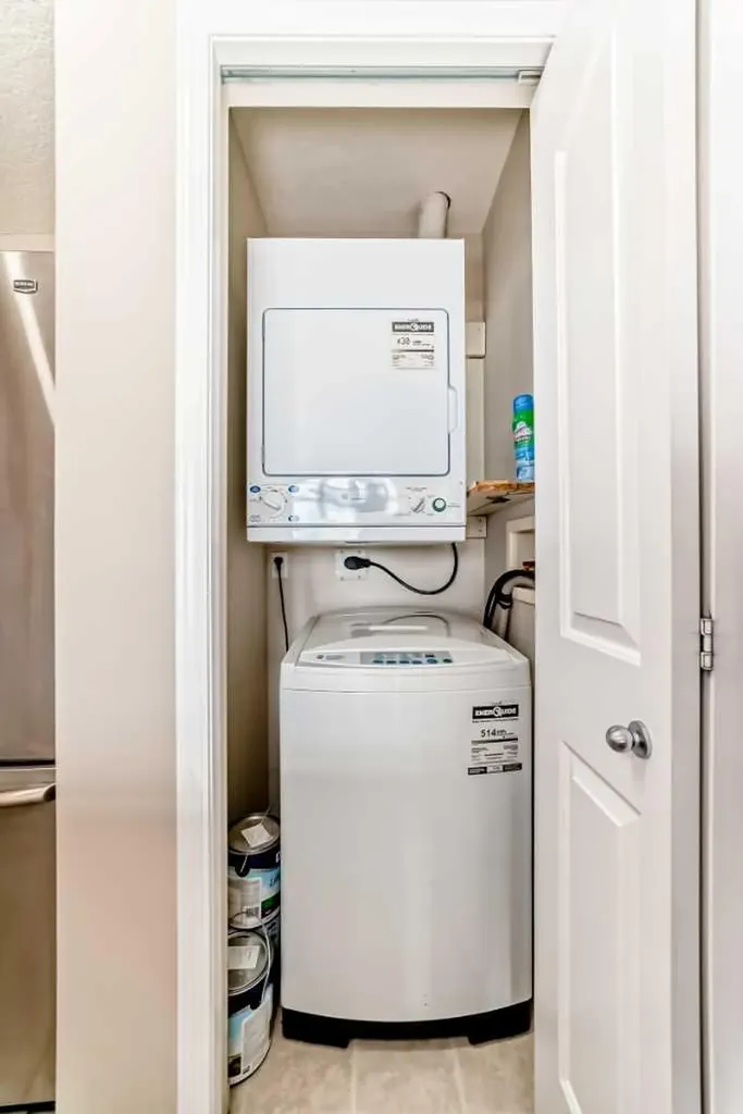 1053 10 Street SW Calgary AB T2R 1S6