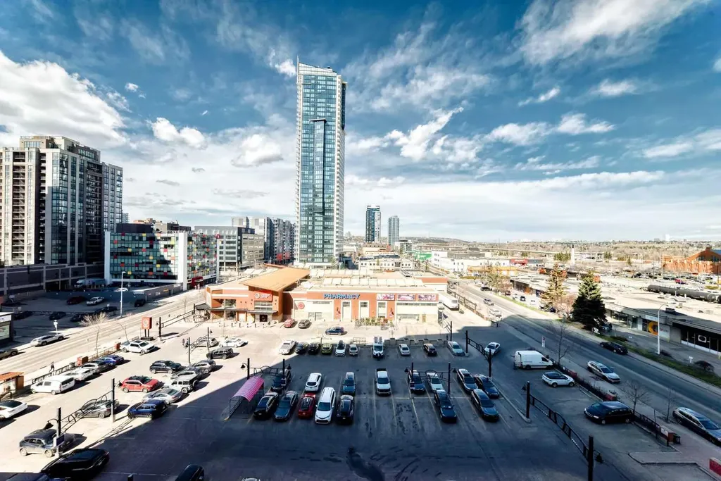 1053 10 Street SW Calgary AB T2R 1S6