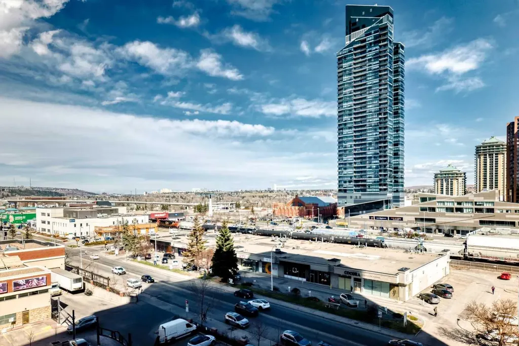 1053 10 Street SW Calgary AB T2R 1S6