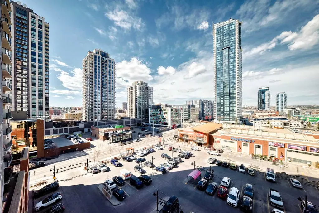 1053 10 Street SW Calgary AB T2R 1S6