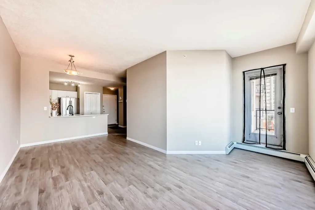 1053 10 Street SW Calgary AB T2R 1S6