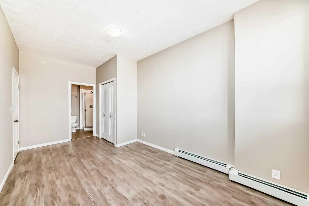 1053 10 Street SW Calgary AB T2R 1S6