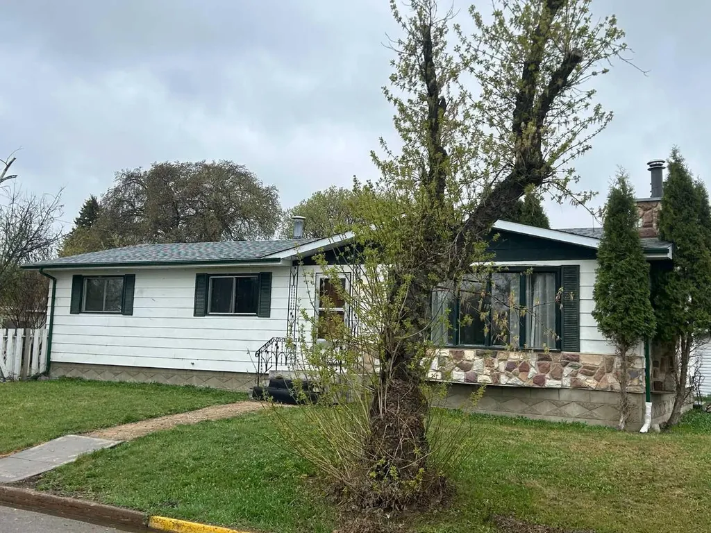 5101 56 Avenue High Prairie AB T0G 1E0
