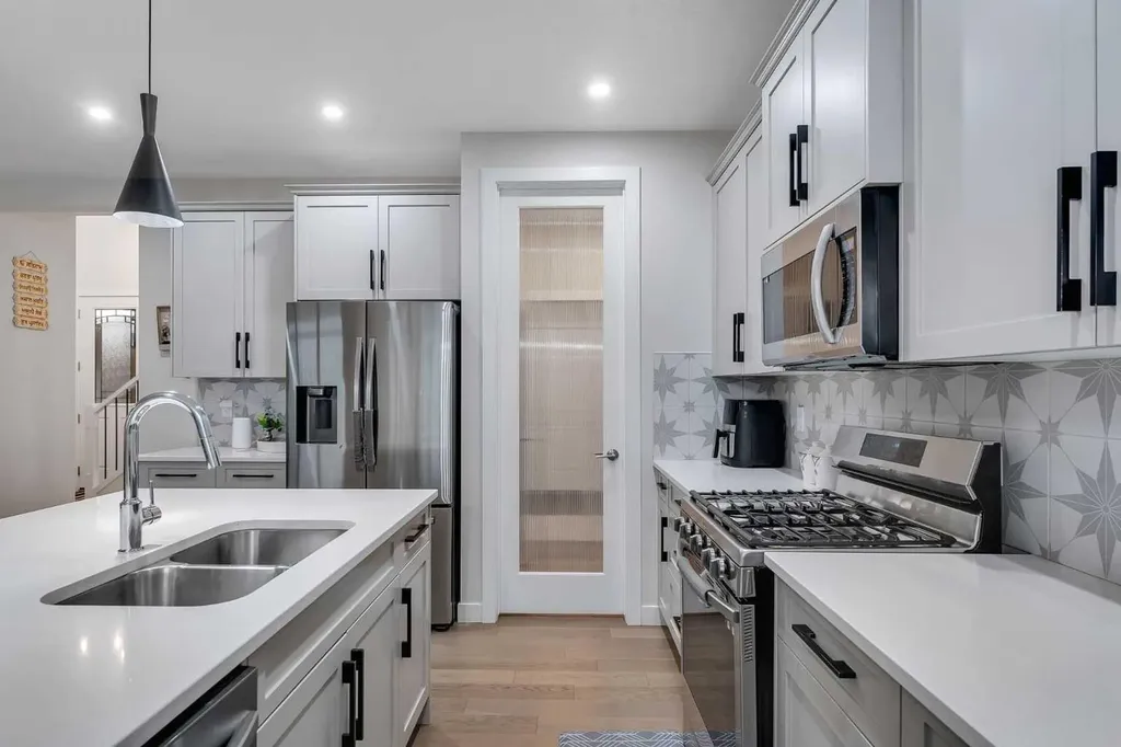 110 Waterford Road Chestermere AB T1X 2P6