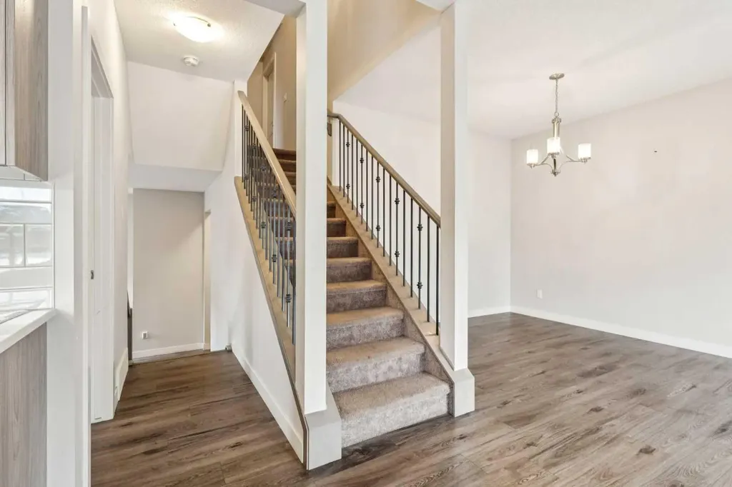 118 Saddlestone Park NE Calgary AB T3J 0Z4