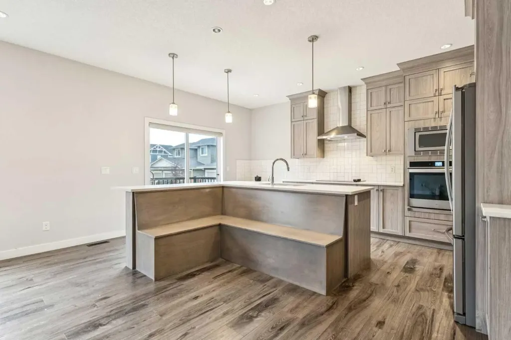 118 Saddlestone Park NE Calgary AB T3J 0Z4