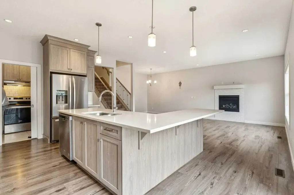 118 Saddlestone Park NE Calgary AB T3J 0Z4