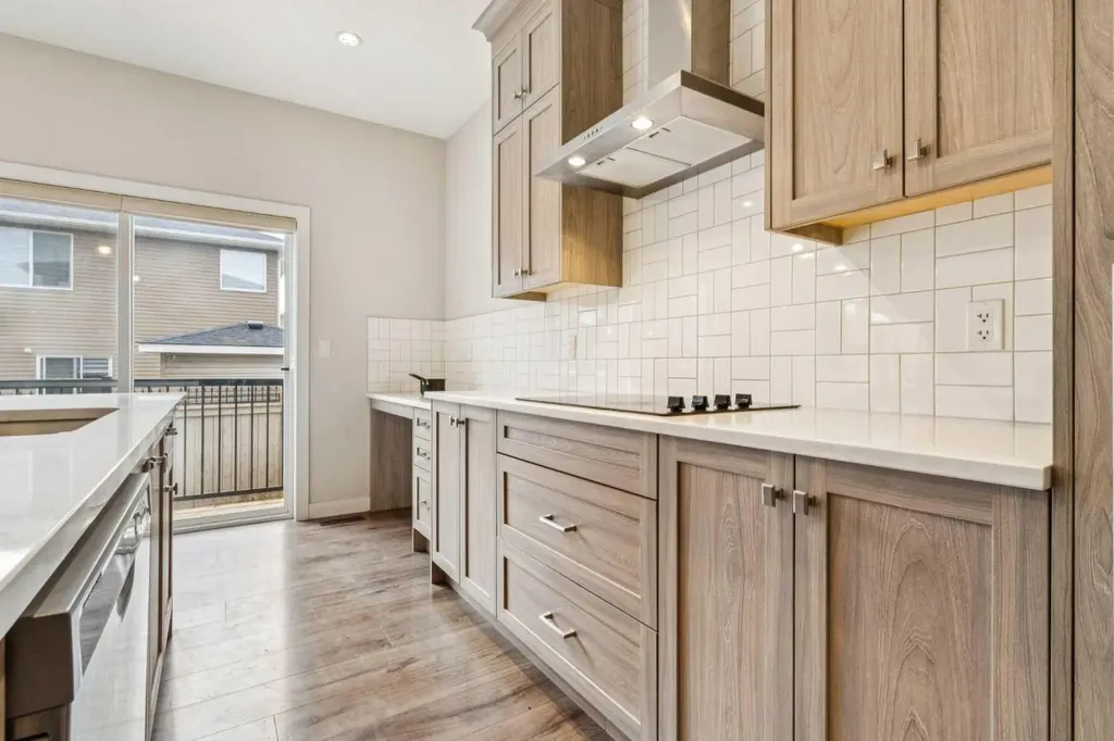 118 Saddlestone Park NE Calgary AB T3J 0Z4