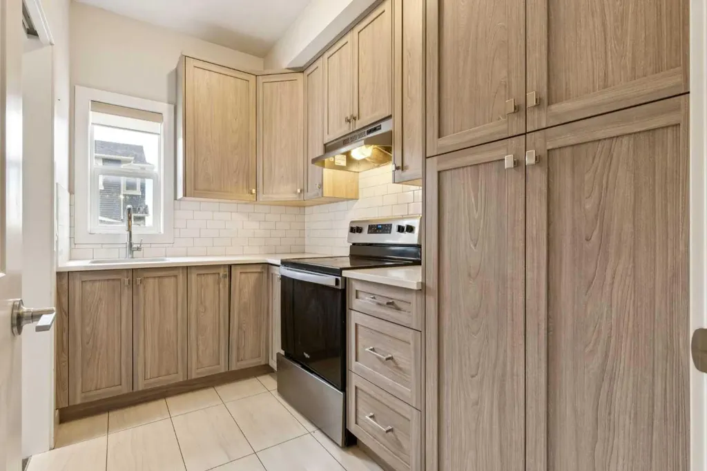 118 Saddlestone Park NE Calgary AB T3J 0Z4