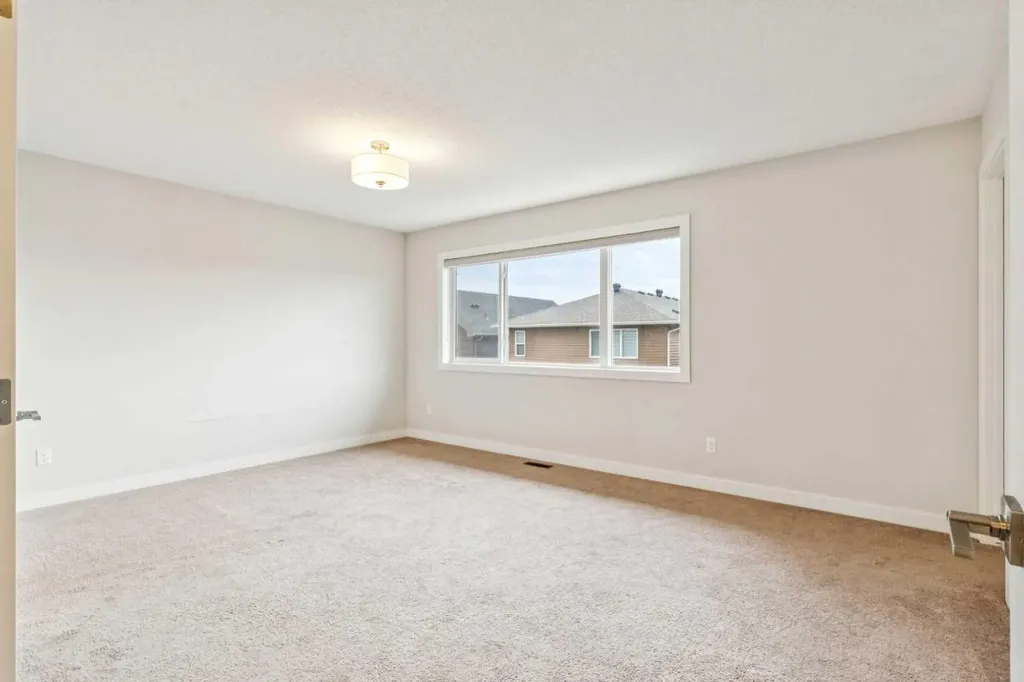 118 Saddlestone Park NE Calgary AB T3J 0Z4