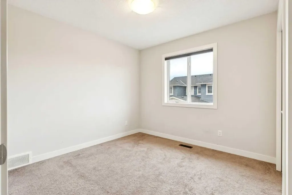 118 Saddlestone Park NE Calgary AB T3J 0Z4