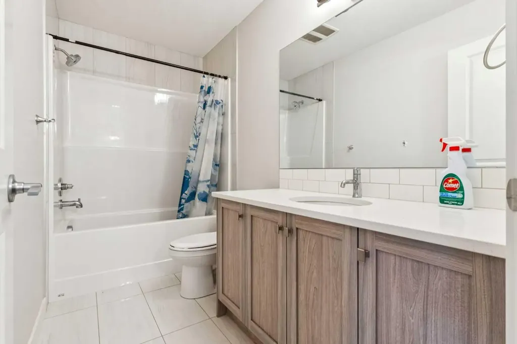 118 Saddlestone Park NE Calgary AB T3J 0Z4