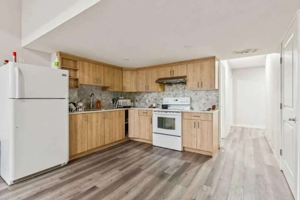 118 Saddlestone Park NE Calgary AB T3J 0Z4