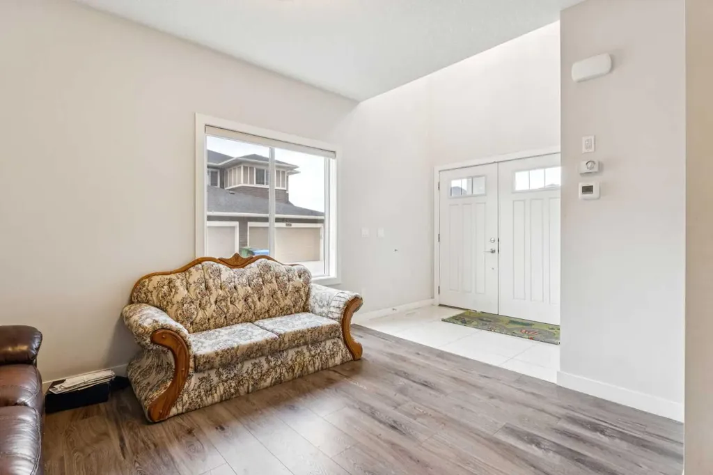 118 Saddlestone Park NE Calgary AB T3J 0Z4