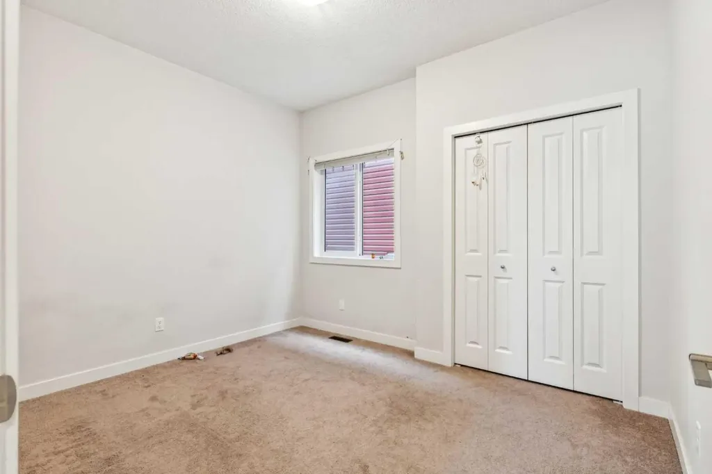 118 Saddlestone Park NE Calgary AB T3J 0Z4
