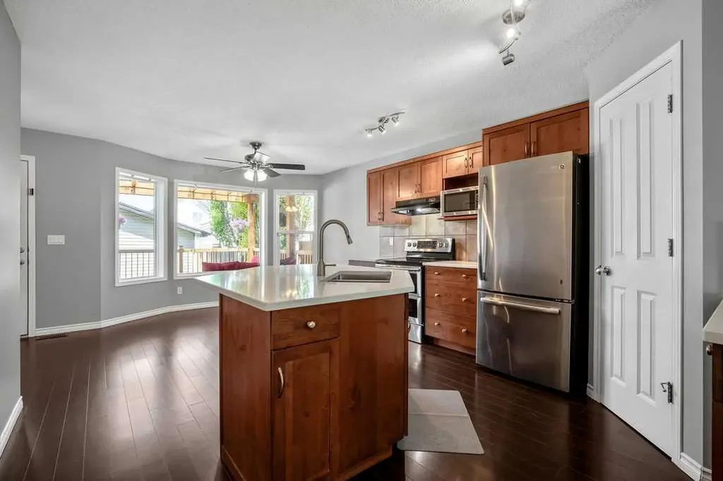 159 Cranberry Green SE Calgary AB T3M 1L3