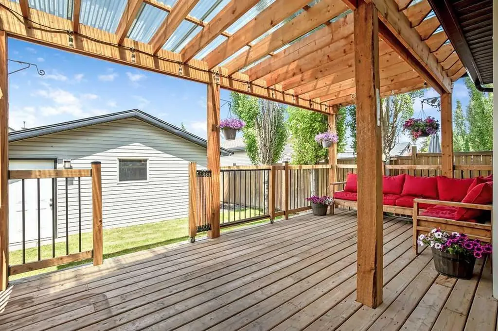 159 Cranberry Green SE Calgary AB T3M 1L3