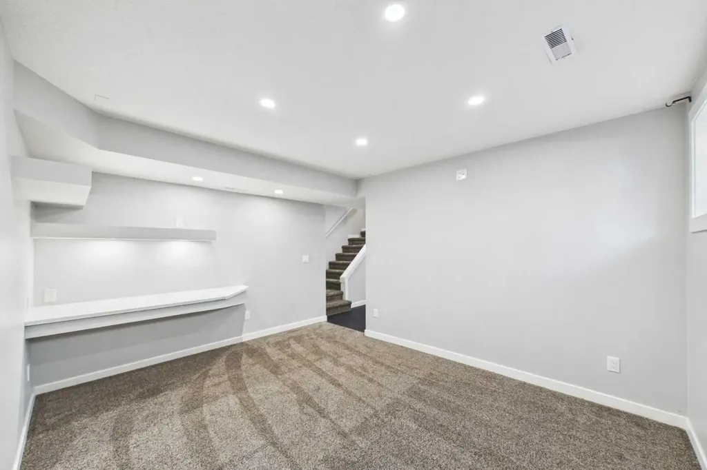 159 Cranberry Green SE Calgary AB T3M 1L3