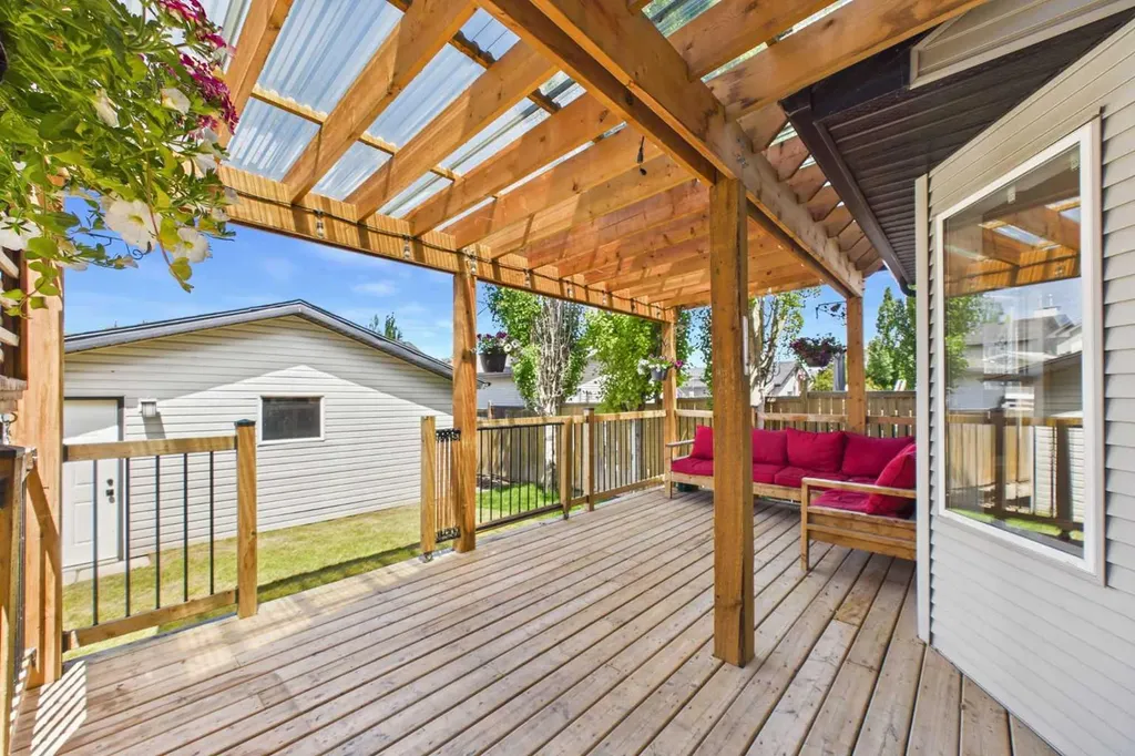 159 Cranberry Green SE Calgary AB T3M 1L3