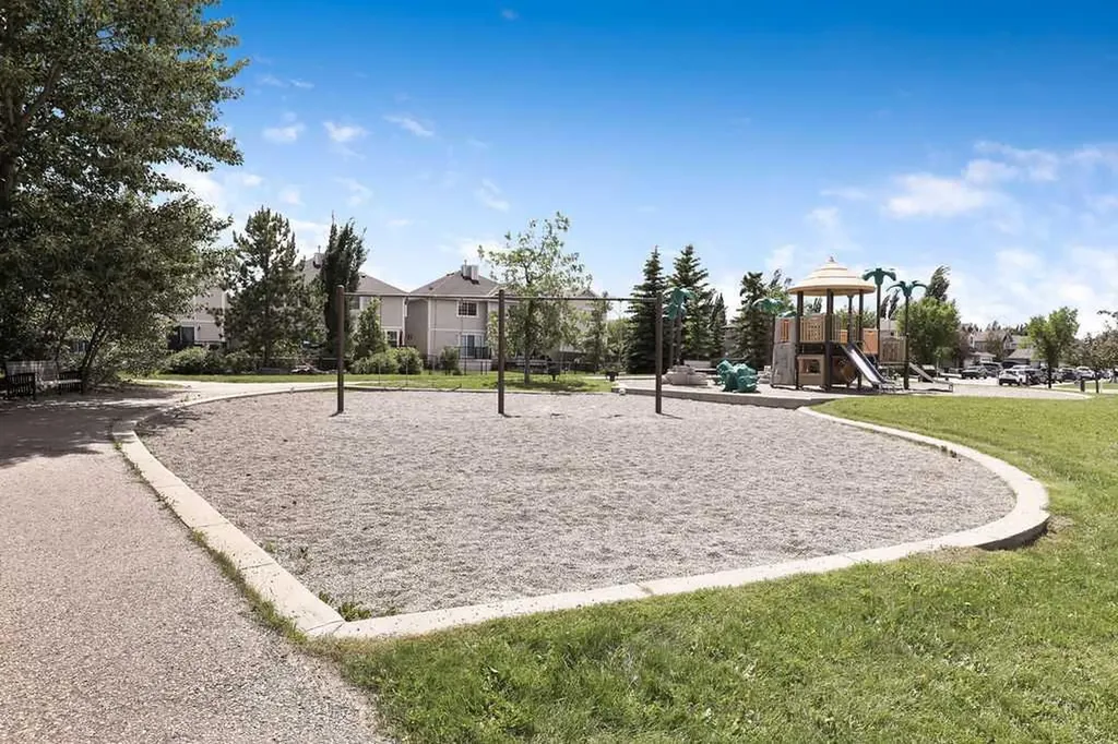 159 Cranberry Green SE Calgary AB T3M 1L3