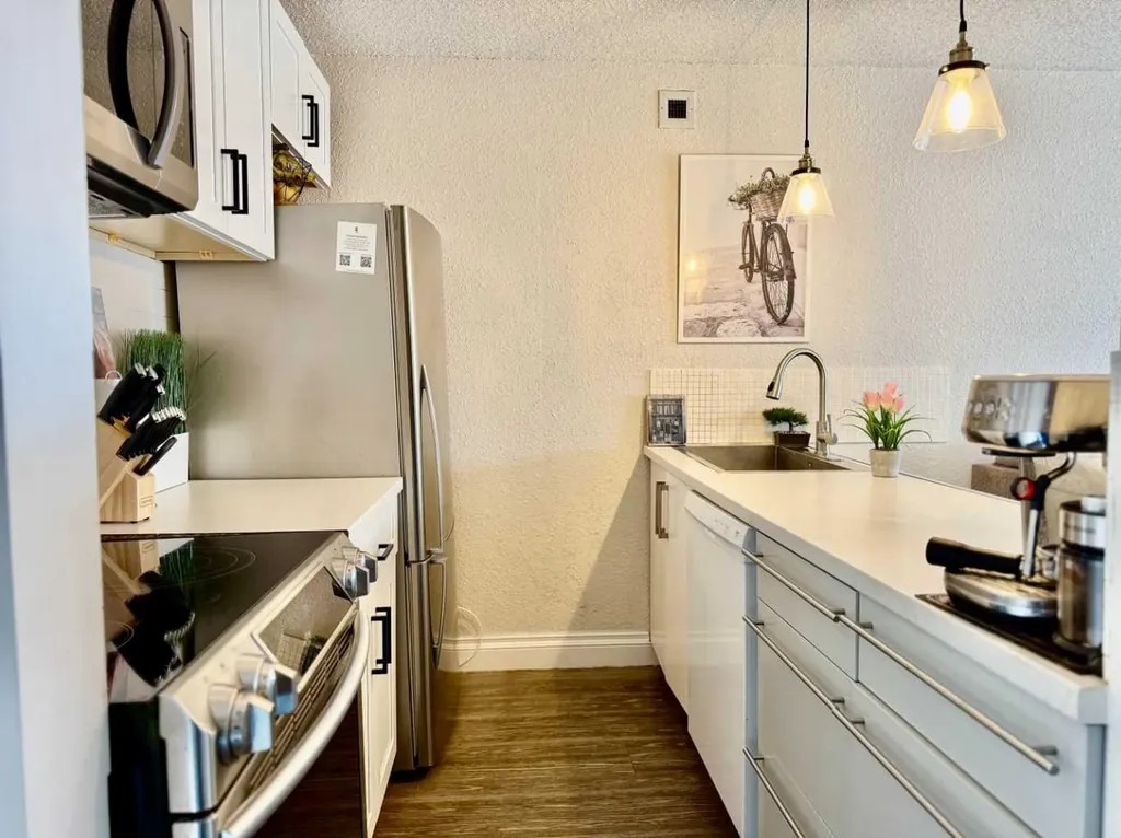 221 6 Avenue SE Calgary AB T3G 4Z9