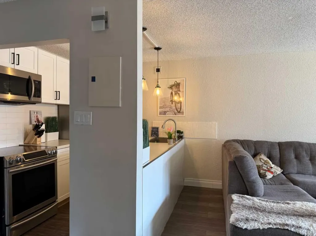 221 6 Avenue SE Calgary AB T3G 4Z9