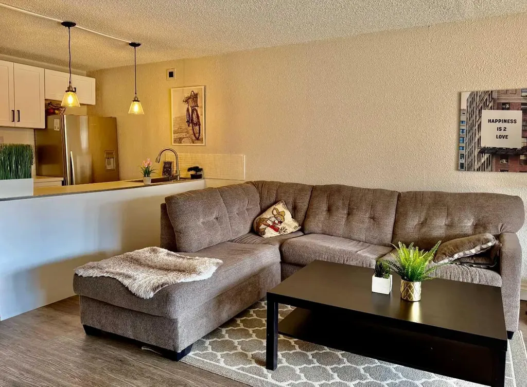221 6 Avenue SE Calgary AB T3G 4Z9