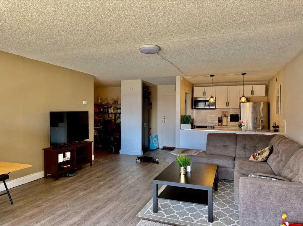221 6 Avenue SE Calgary AB T3G 4Z9