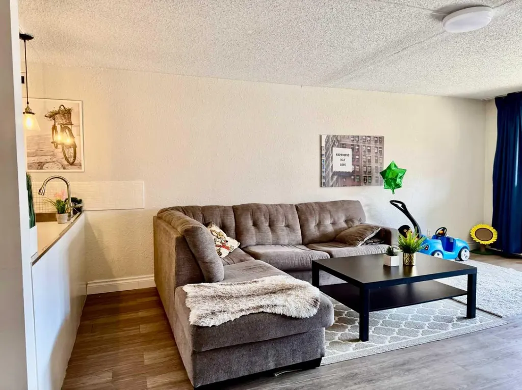 221 6 Avenue SE Calgary AB T3G 4Z9