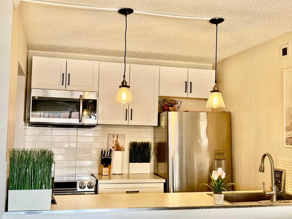 221 6 Avenue SE Calgary AB T3G 4Z9