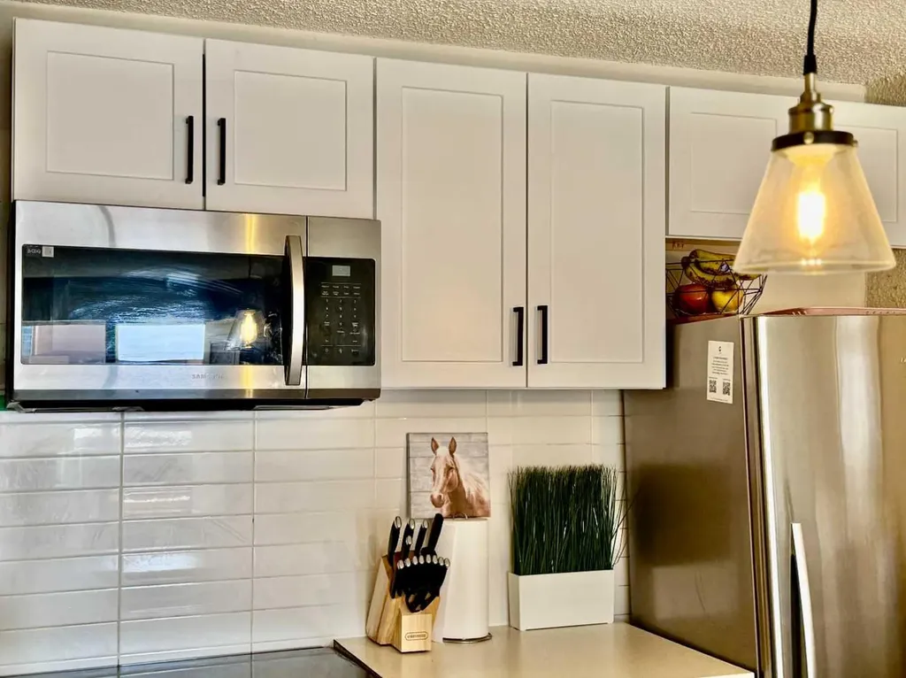 221 6 Avenue SE Calgary AB T3G 4Z9